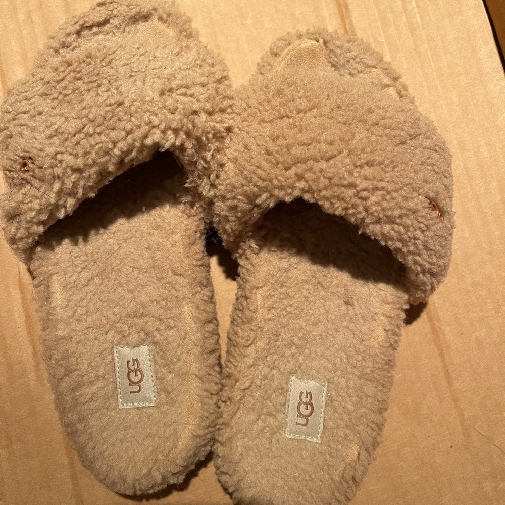 UGG Cozy Beige Fluffy Slides